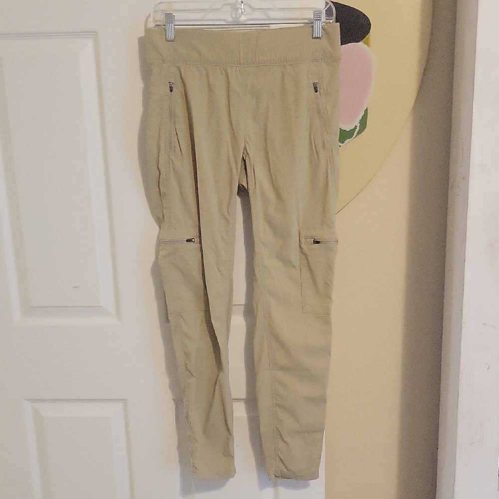 The North Face Gorpcore SzMed Tan Hiking Pant zip close side and knee pockets